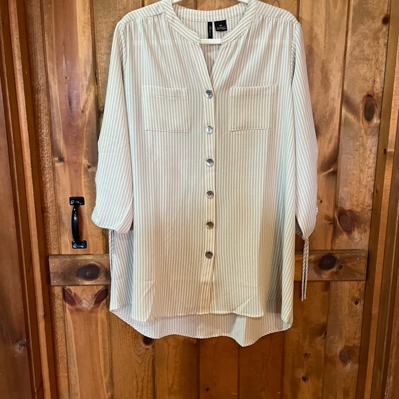 New Directions 1X button front tunic, three-quarter sleeves, cream and white - Picture 5 of 6